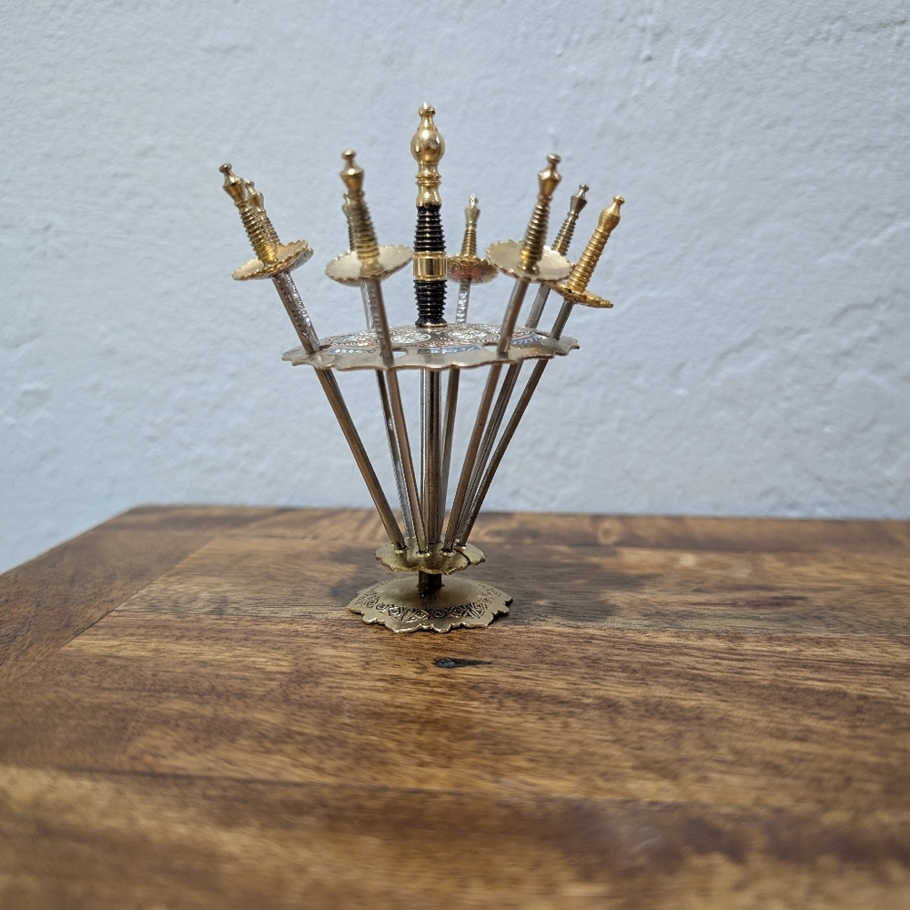 MCM Vintage 1940s Spanish‎ Cocktail "Swords" Display Stand & 6 picks!
